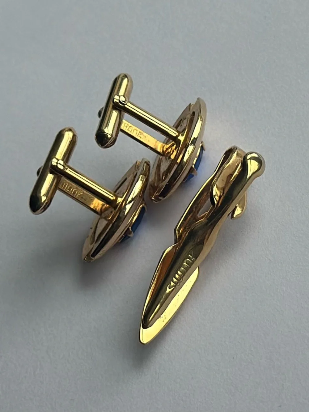 Swank Gold Tone Cufflinks and Tie Clip Set with Blue Stones